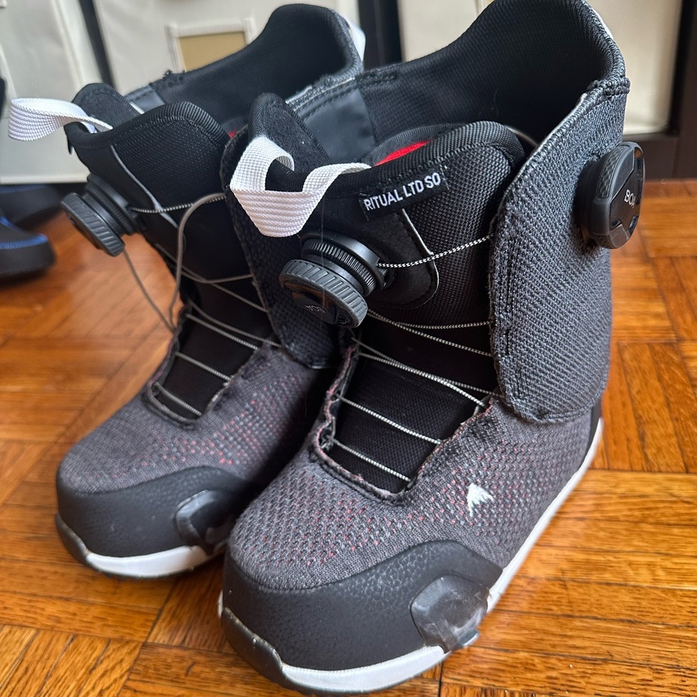 Womens Used Burton Ritual LTD Step On Boots size 6 with NEW imprint3 liner boots